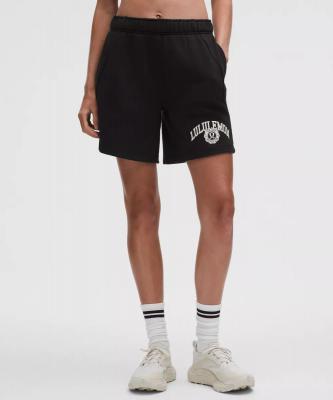 Lululemon Scuba 图案中腰短裤 7英寸