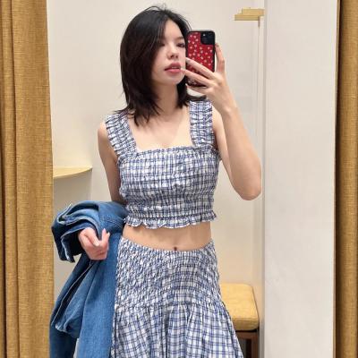 格纹短上衣
