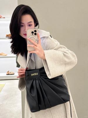 黑色皮革托特包