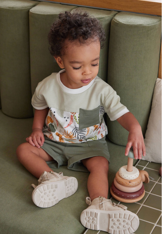 Dumbea宝宝T恤和短裤套装