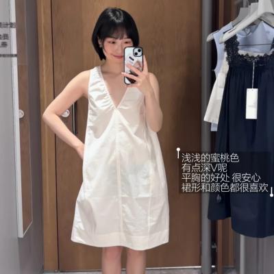 V领小白裙