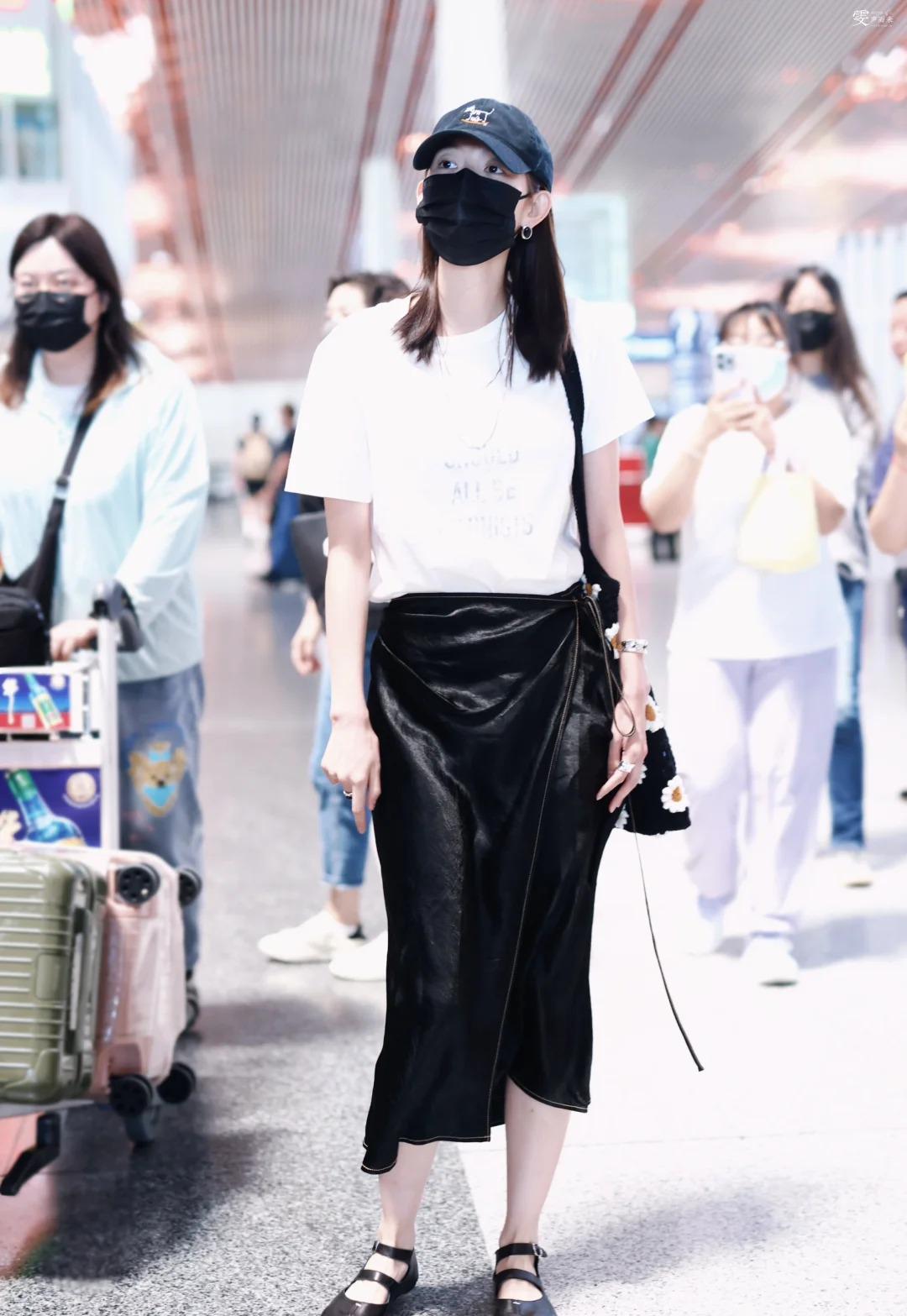 缎面中长裙