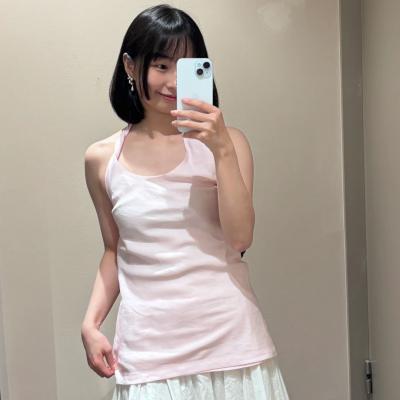 扭结挂脖上衣