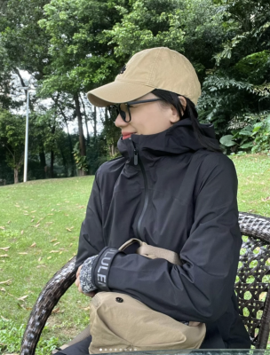 Rain Rebel 连帽夹克