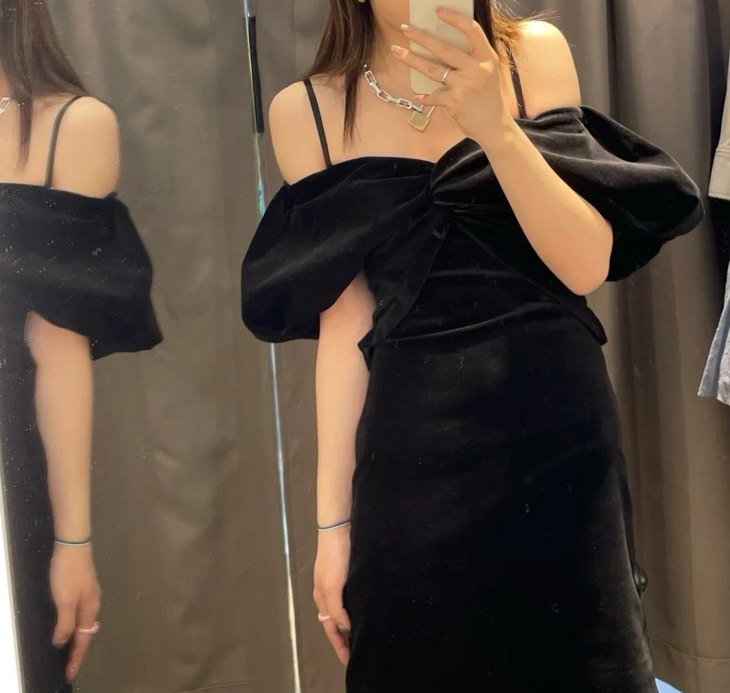 吊带小黑裙