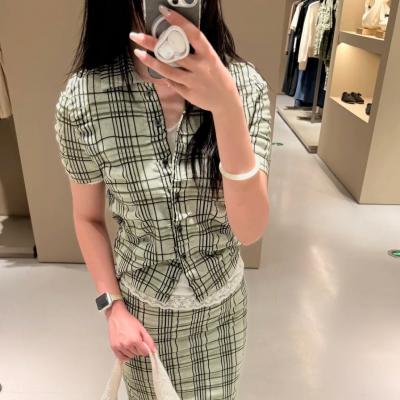 格纹衬衫