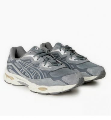 ASICS运动鞋