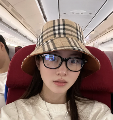 Burberry 格纹渔夫帽