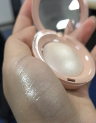 Rare Beauty丝滑烘焙高光