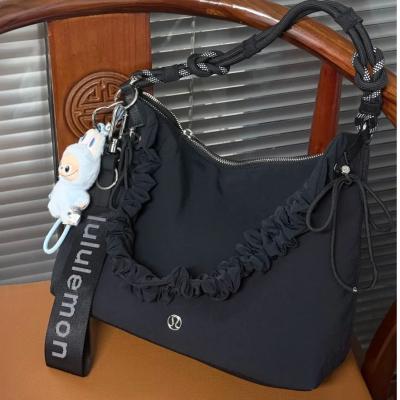 Lululemon 可转换斜挎包 6.5L