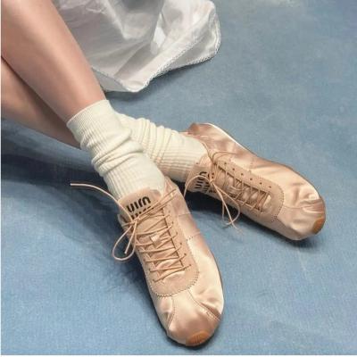 Miu Miu 缎面芭蕾运动鞋
