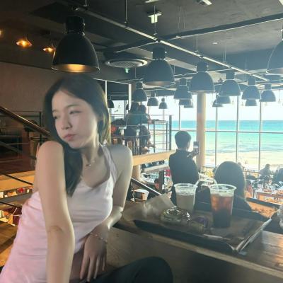 亚麻挂脖上衣