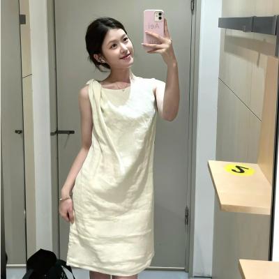 扭结小白裙