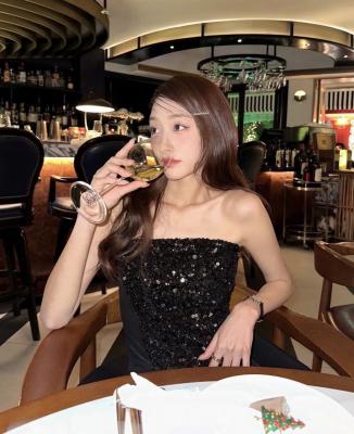 褶皱亮片香堤蕾丝迷你裙