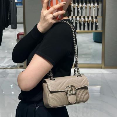 Gucci GG Marmont 粉色迷你肩包