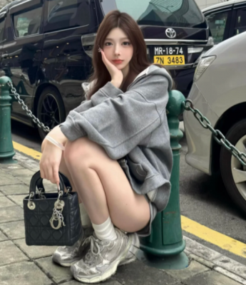 3XL 渐变女款运动鞋 黑灰白
