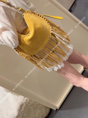 Oskan 流苏麂皮肩包