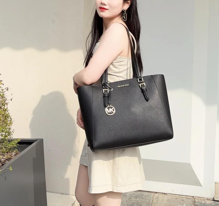 Quinn 经典托特包