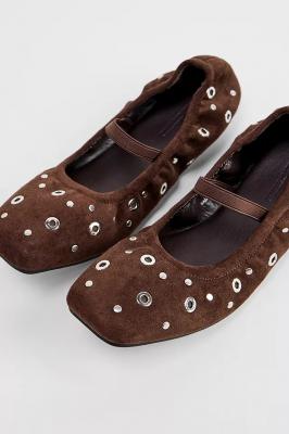 UO Braune Storm Stud 芭蕾鞋 棕色