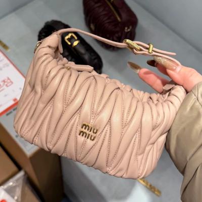 Miu Miu 拉链手袋 标志字母