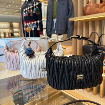 Miu Miu Matelasse 拉链手拿包