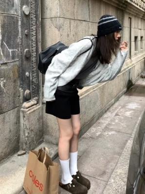 Boston 棕色麂皮拖鞋