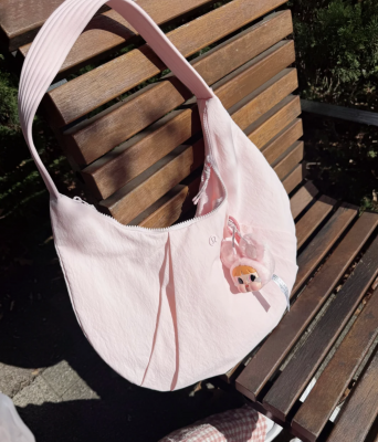 Pleated 肩背包 10L