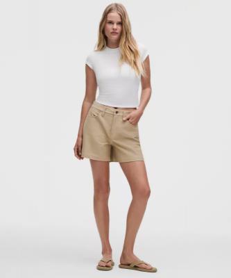 lululemon EasyFive 中腰短裤 4.5英寸