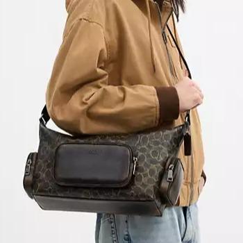 Coach Finn 单肩包 经典帆布