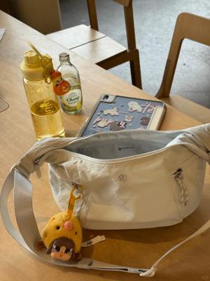 Slouchy Sling Bag 6L 斜挎包