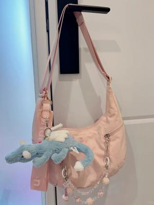 Slouchy Sling Bag 6L 单肩包