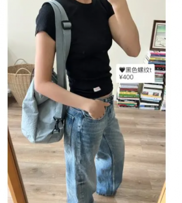 黑色棉质圆领T恤