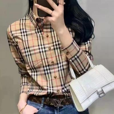 格纹衬衫