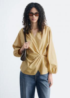 交叉领格纹衬衫