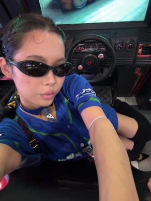 Velo M01 黑色椭圆形太阳镜