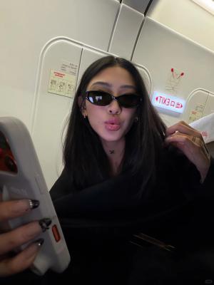 Monica 01 黑色椭圆形太阳镜