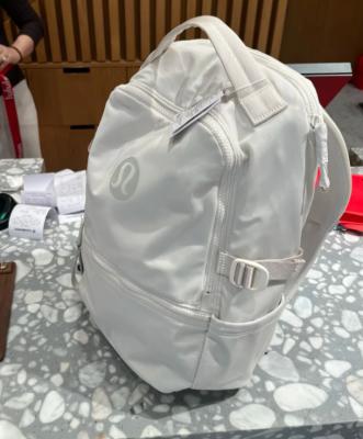 Lululemon New Crew 背包 22L