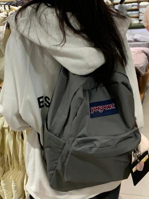 黑色背包