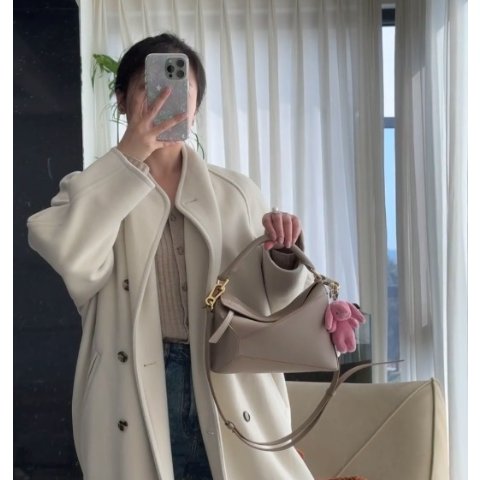 Loewe Puzzle Edge 中号手袋