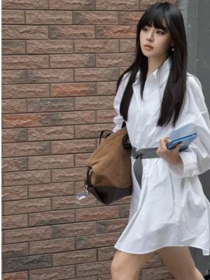 白色拼色腰带衬衫连衣裙