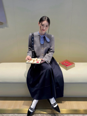 Maje 灰色条纹可拆卸领针织开衫
