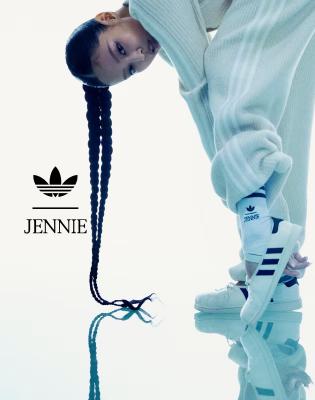 x Jennie 方头芭蕾鞋