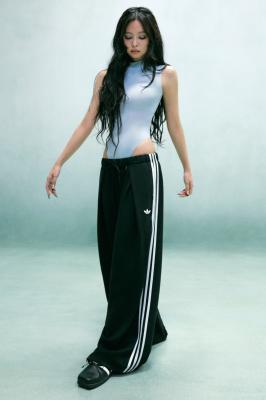 x Jennie 褶皱运动裤