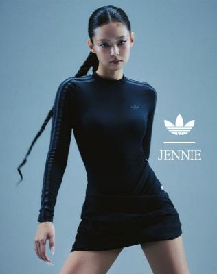 x Jennie 三道杠T恤
