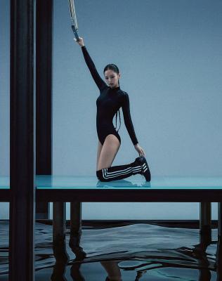 x Jennie 方头芭蕾鞋