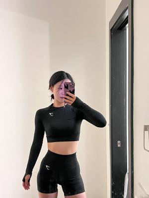 Gymshark Vital 无缝短款上衣 黑色云纹