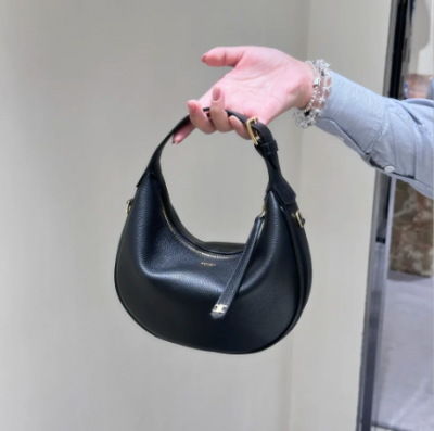 CELINE Lulu 荔纹小牛皮手袋