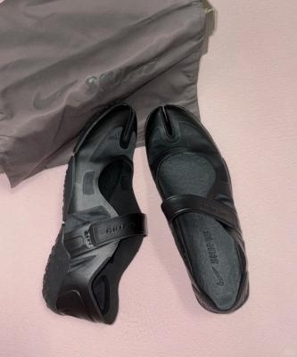 NikeSKIMS Rift Satin 女士鞋