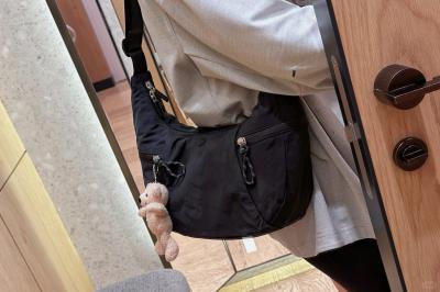 Slouchy牛角包中号 黑色