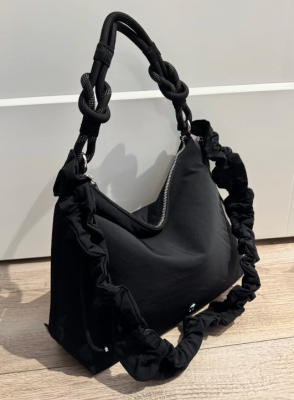Lululemon Ruched Mini 单肩包 1.5L